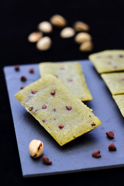 Financiers moelleux aux pistaches et pépites de chocolat au lait