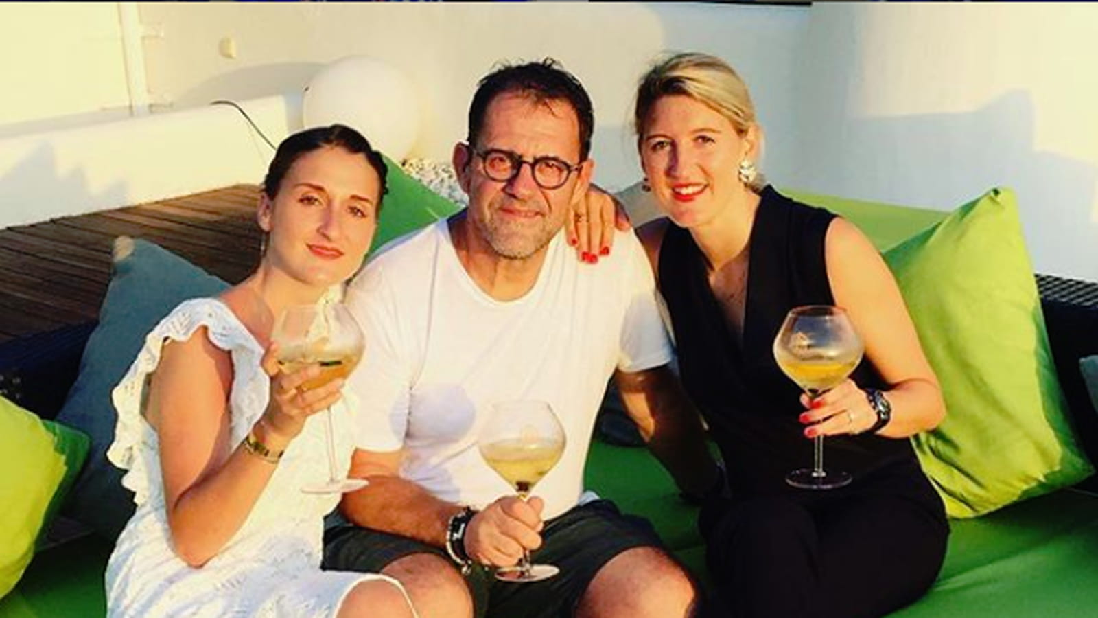 Avec ses filles, c’est un vrai papa poule
