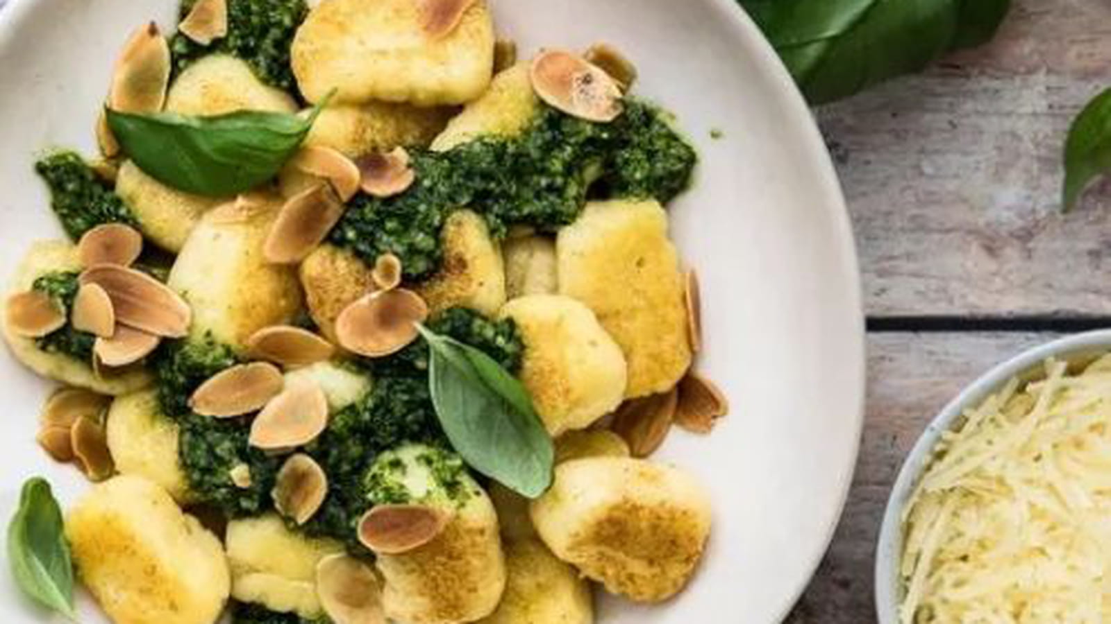 Gnocchis à l'Emmental râpé bio Entremont et pesto d'amandes