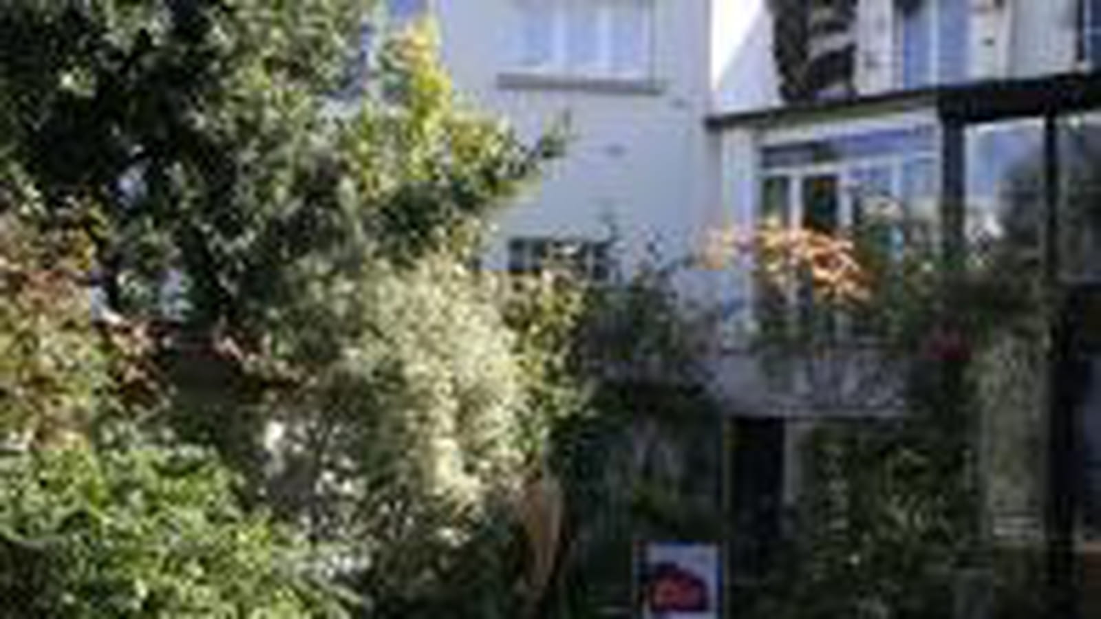 Vue sur la maison et l'atelier