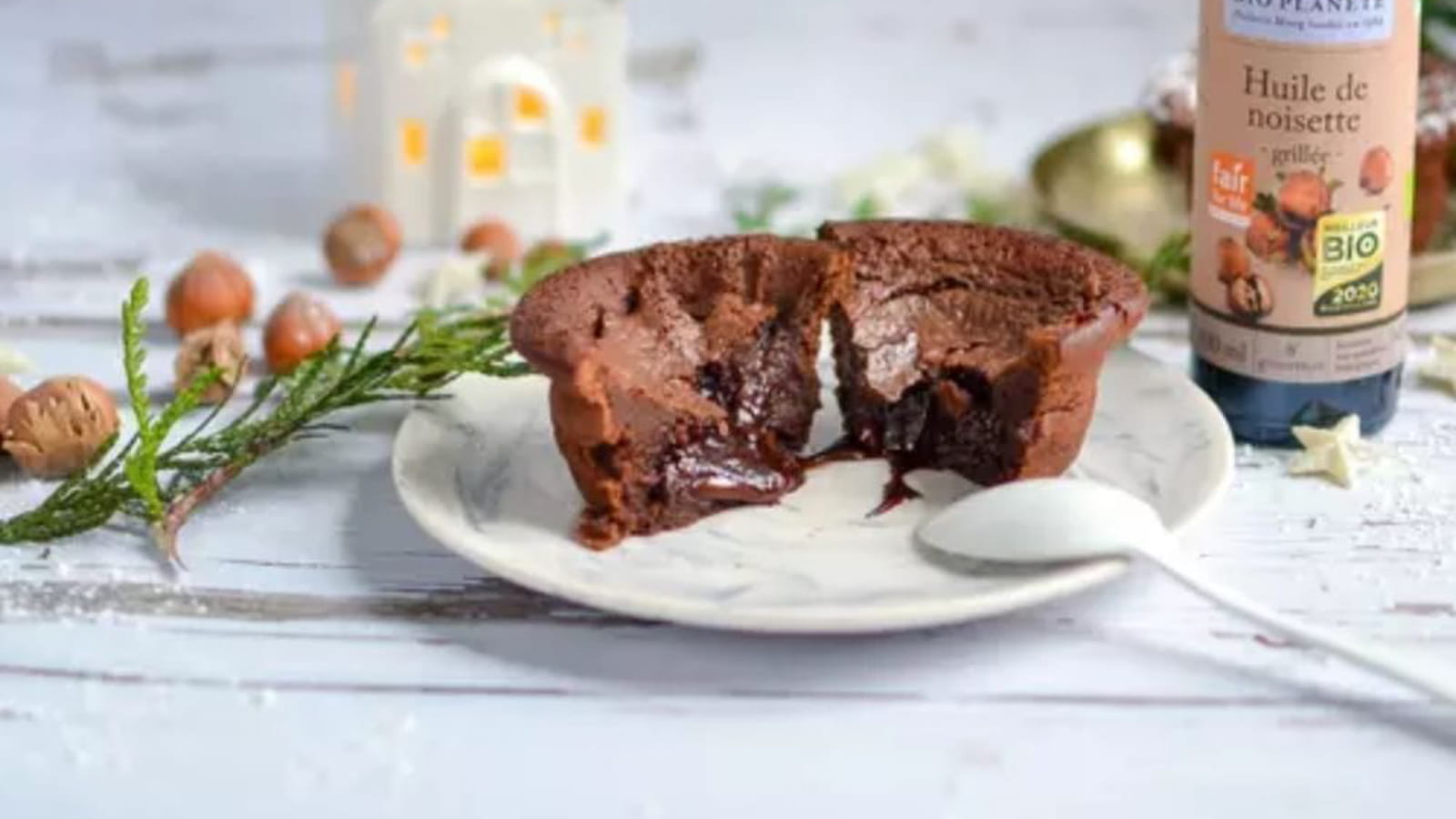 Moelleux à l'huile de noisette grillée, cœur coulant au chocolat par Bio Planète