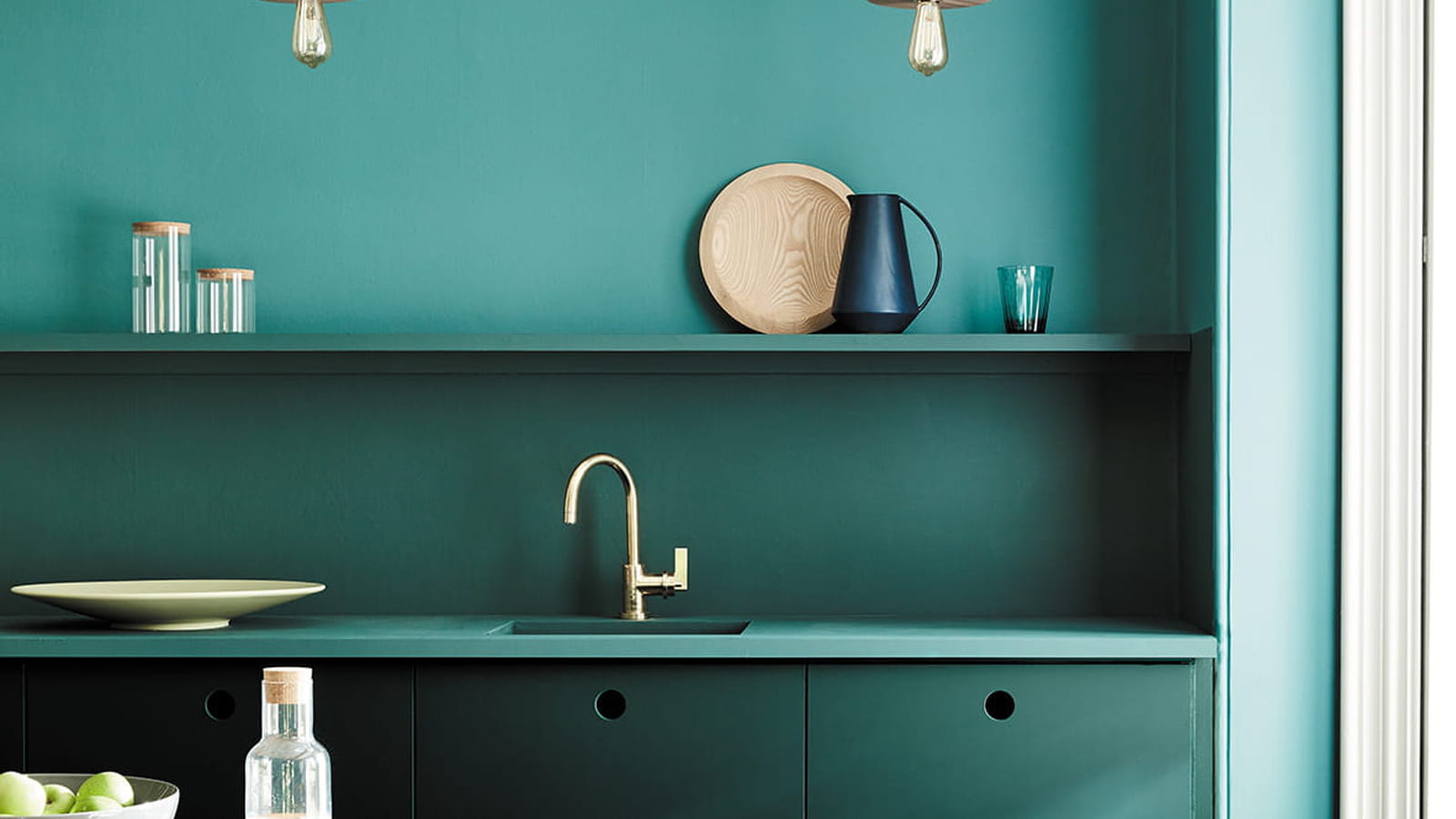 Cuisine entre bleu et vert 