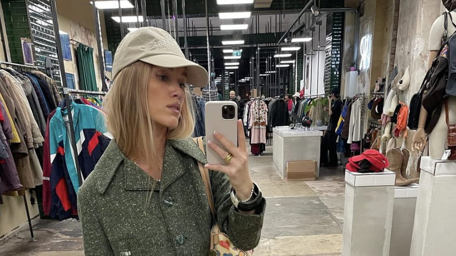 @lunaklestrup