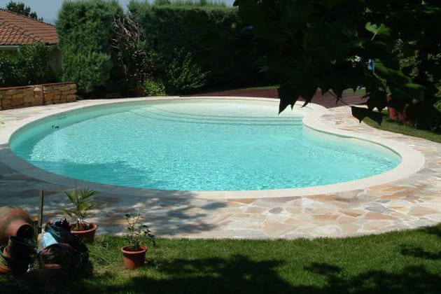 Une piscine aux courbes toutes en rondeurs