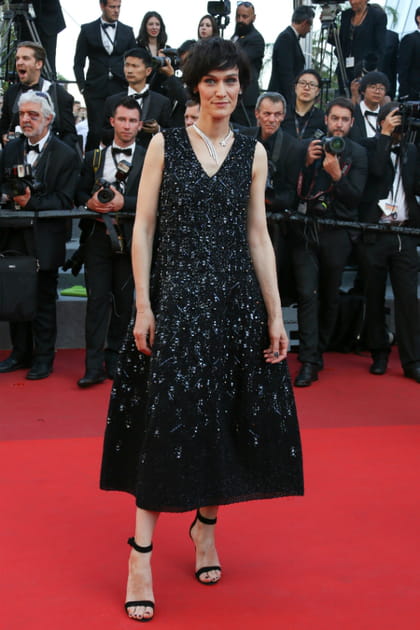 Clotilde Hesme en robe noire à sequins