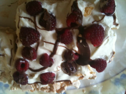 Meringue aux fruits rouges