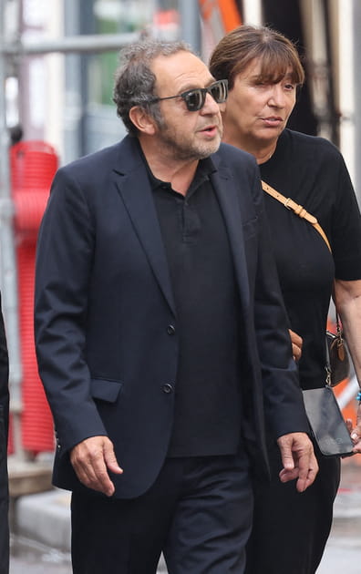 Patrick Timsit est arrivé aux obsèques de Thierry Ardisson
