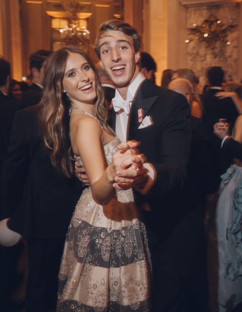 Bal des Débutantes : la petite-fille de Sophia Loren, Lucia Ponti, et son cavalier, le comte Alberico di Carpegna di Brivio