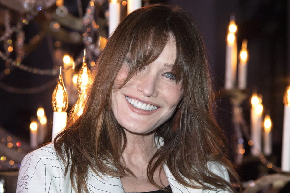 La frange rideau de Carla Bruni