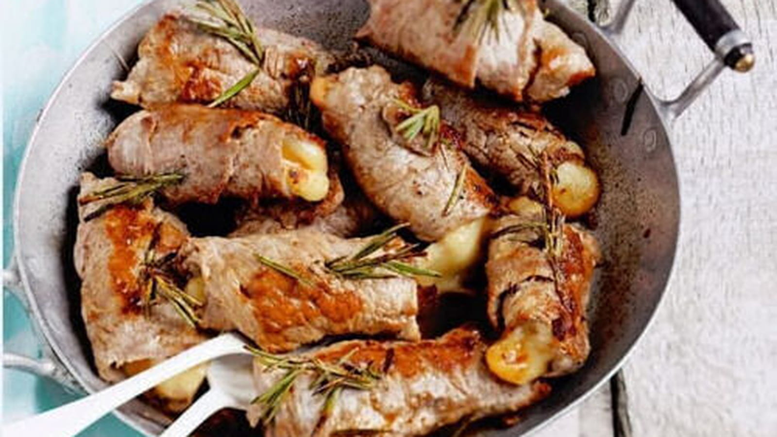 Saltimbocca de veau, mozzarella fumée et romarin