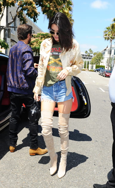 Kendall Jenner en short en jean