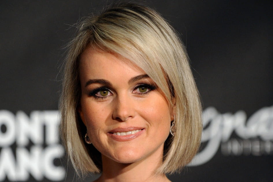 Le carr&eacute; court de Laeticia Hallyday