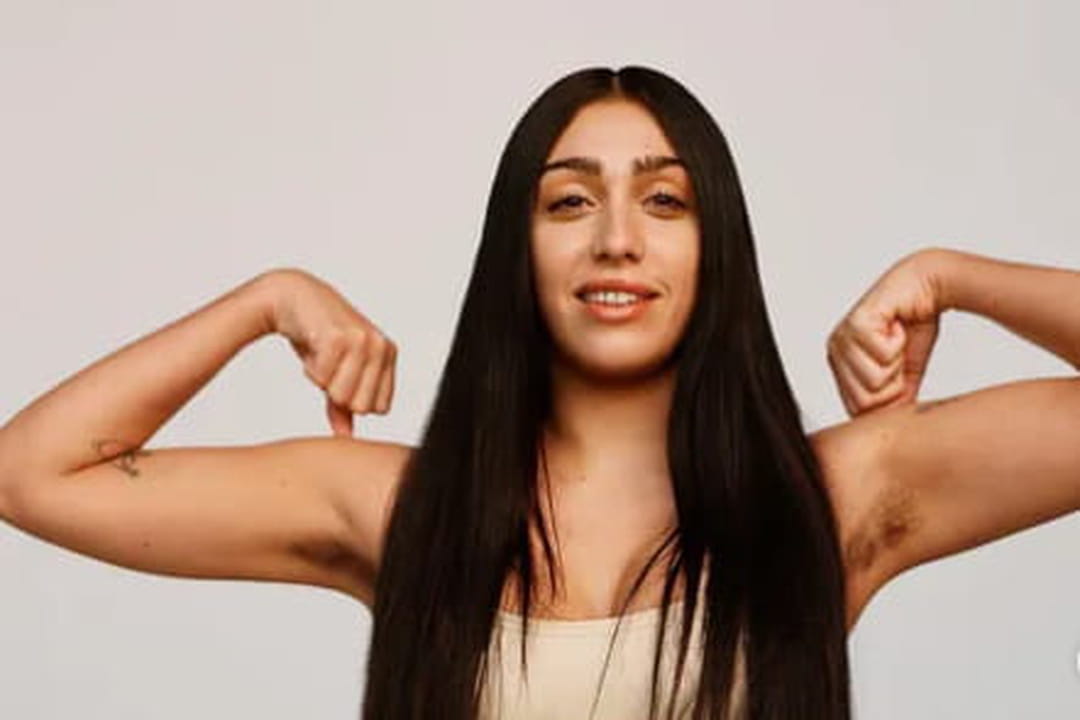 Les poils sous les bras assumés de Lourdes Leon
