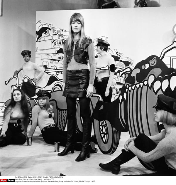 Françoise Hardy en look Paco Rabanne en 1967
