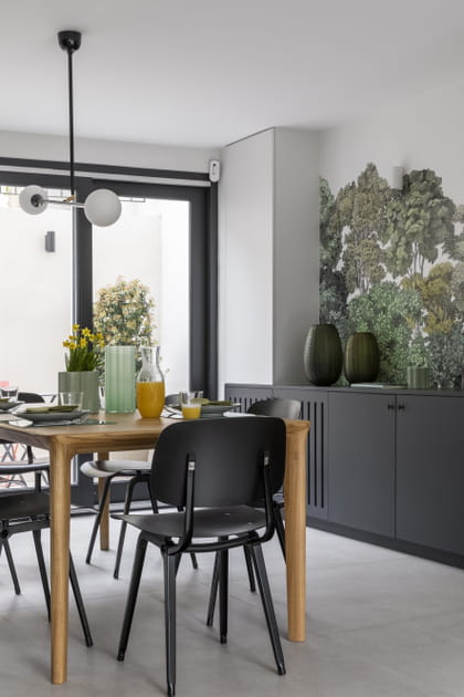 Apr&egrave;s&nbsp;: une salle &agrave; manger moderne tourn&eacute;e vers l'ext&eacute;rieur