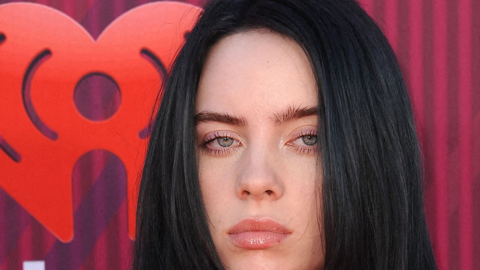 Billie Eilish sans frange