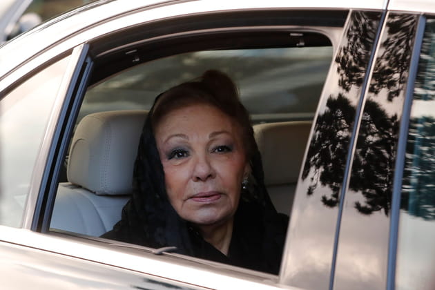 Farah Pahlavi, ancienne imp&eacute;ratrice d'Iran arrive &agrave; la c&eacute;r&eacute;monie