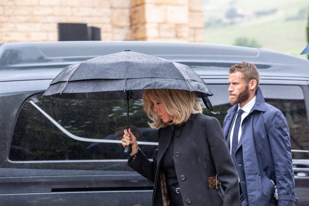 Brigitte Macron arrive aux obsèques de Bernard Pivot
