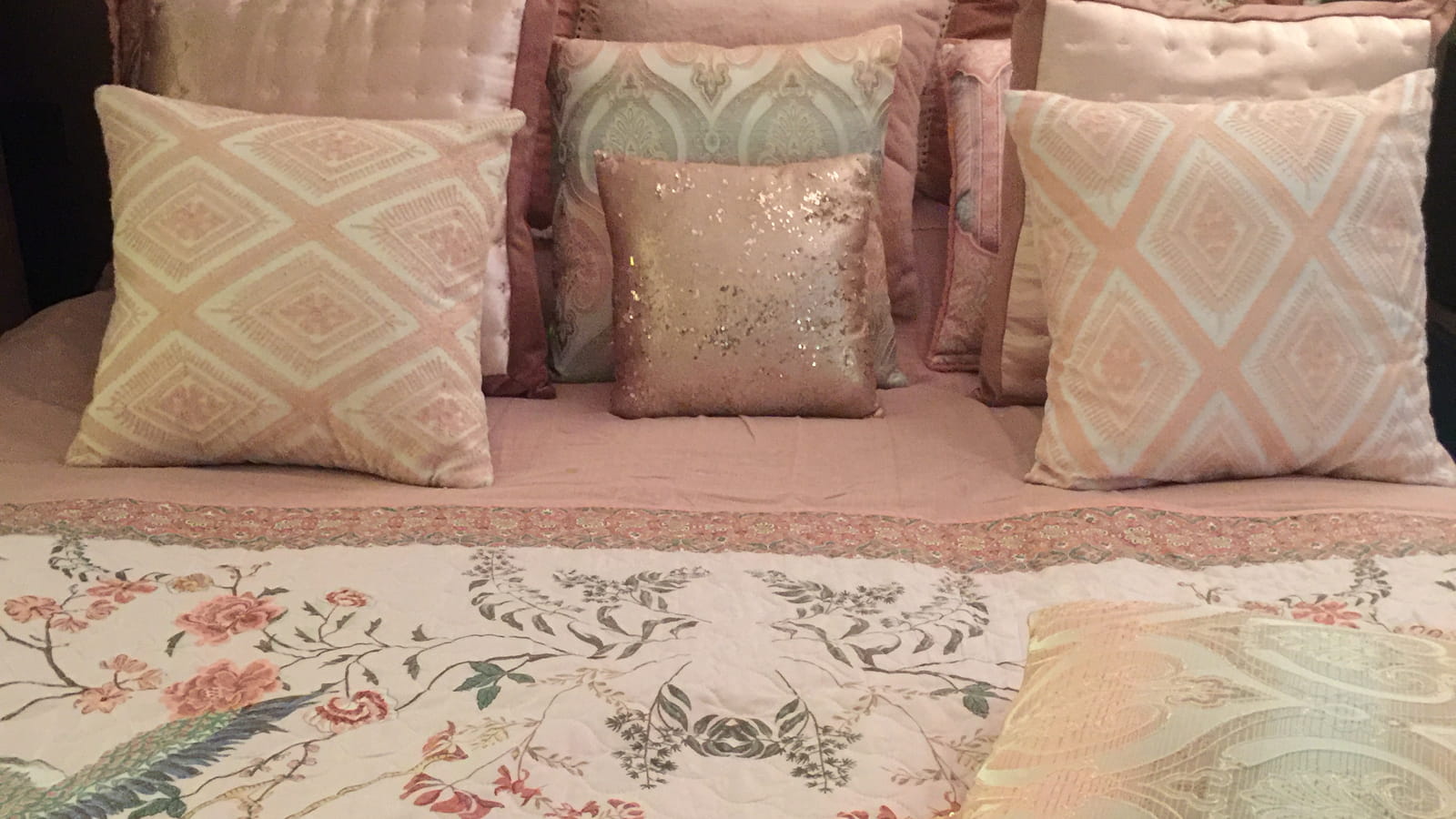 Linge de lit et coussins
