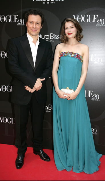 Laetitia Casta en robe bleue &agrave; bustier strass&eacute;