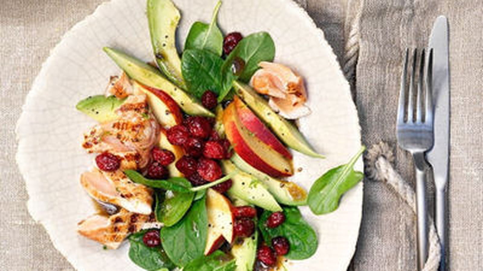 Salade de cranberries et de saumon grillé