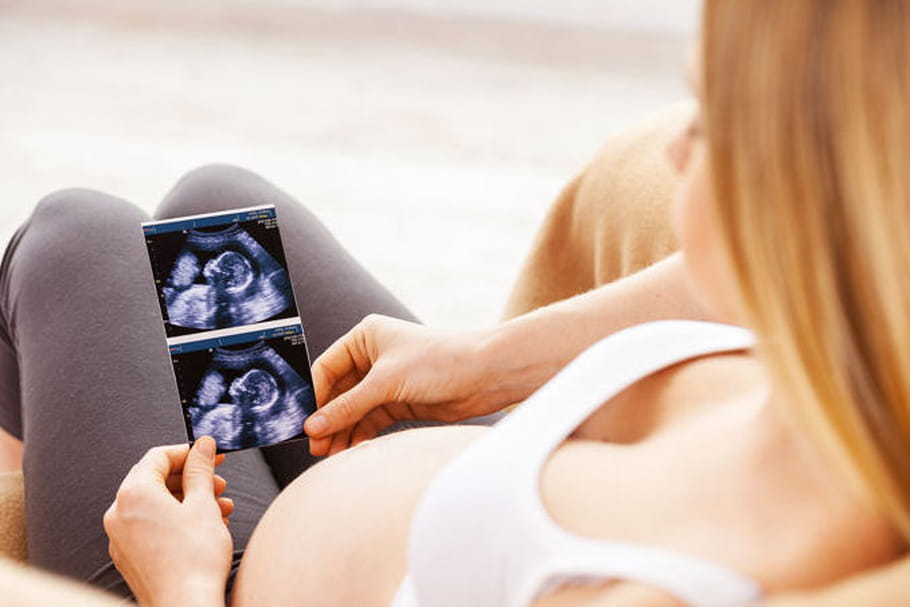 Grossesse : les fœtus féminins plus fragiles ?