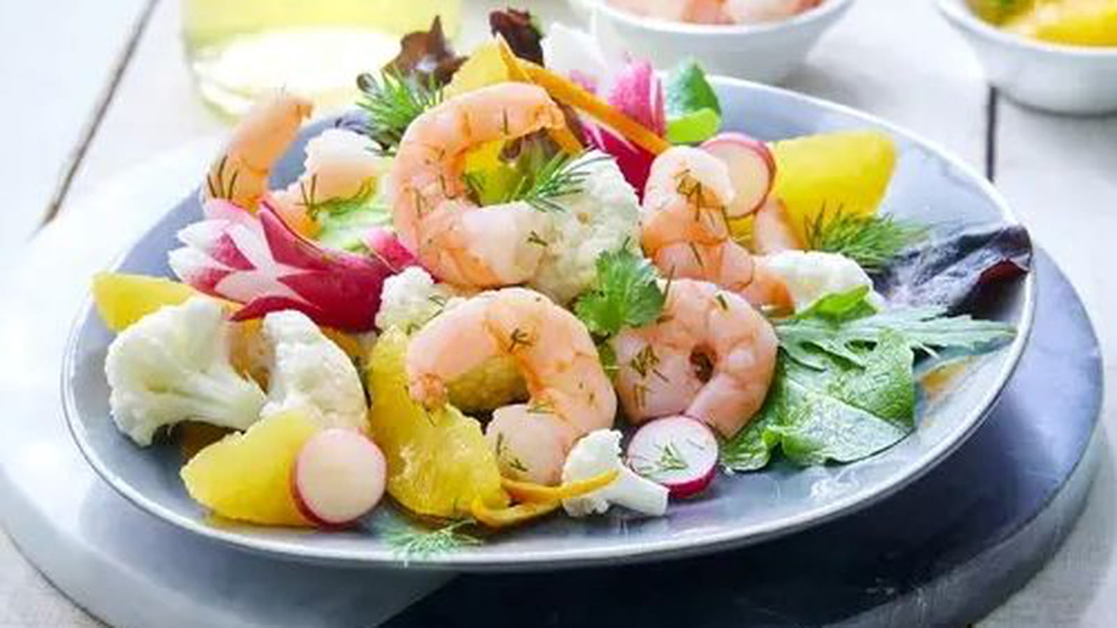 Salade de crevettes bio, choux fleur et agrumes