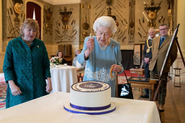 Elizabeth II veut sa part du g&acirc;teau