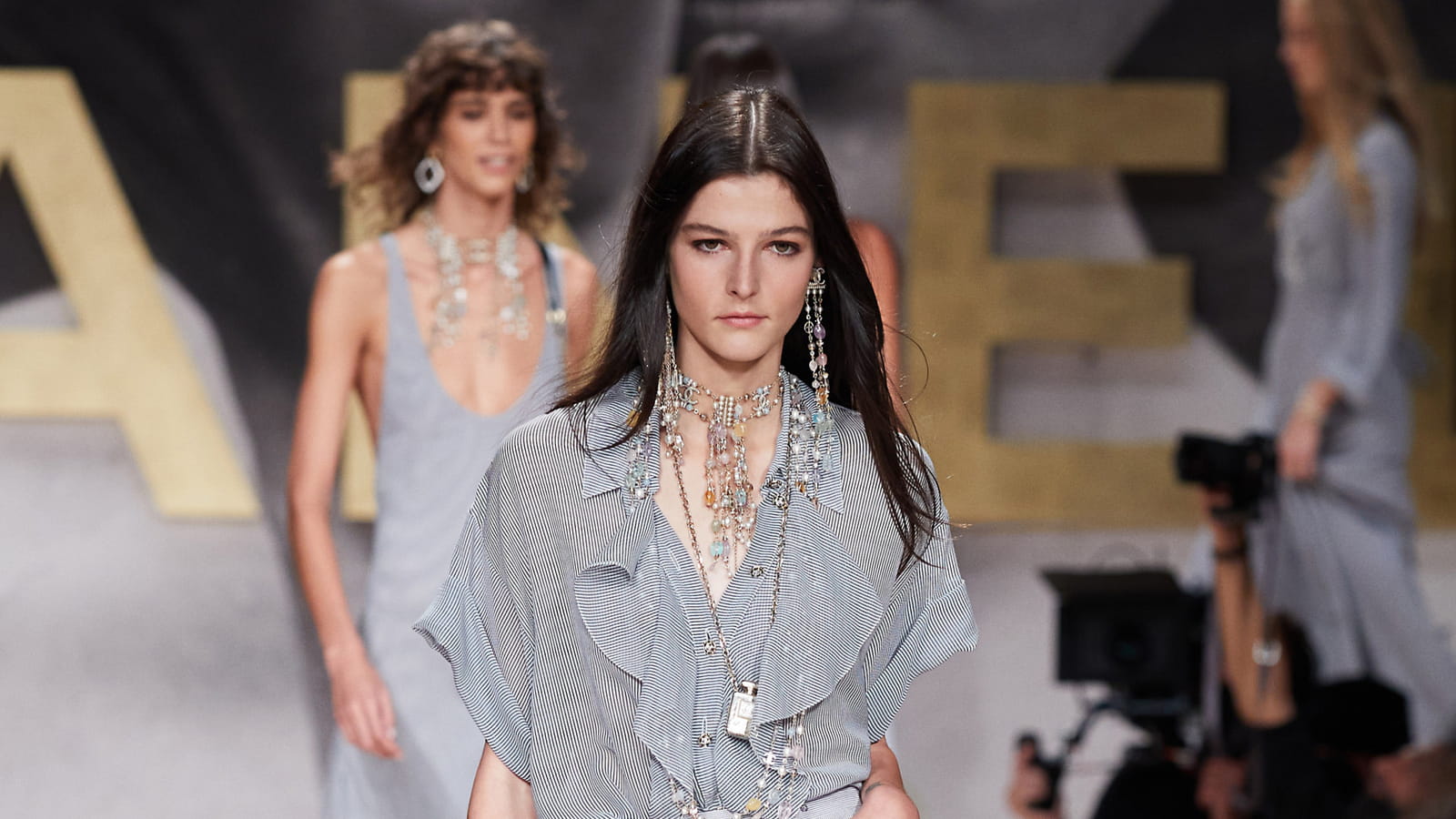 Look 24