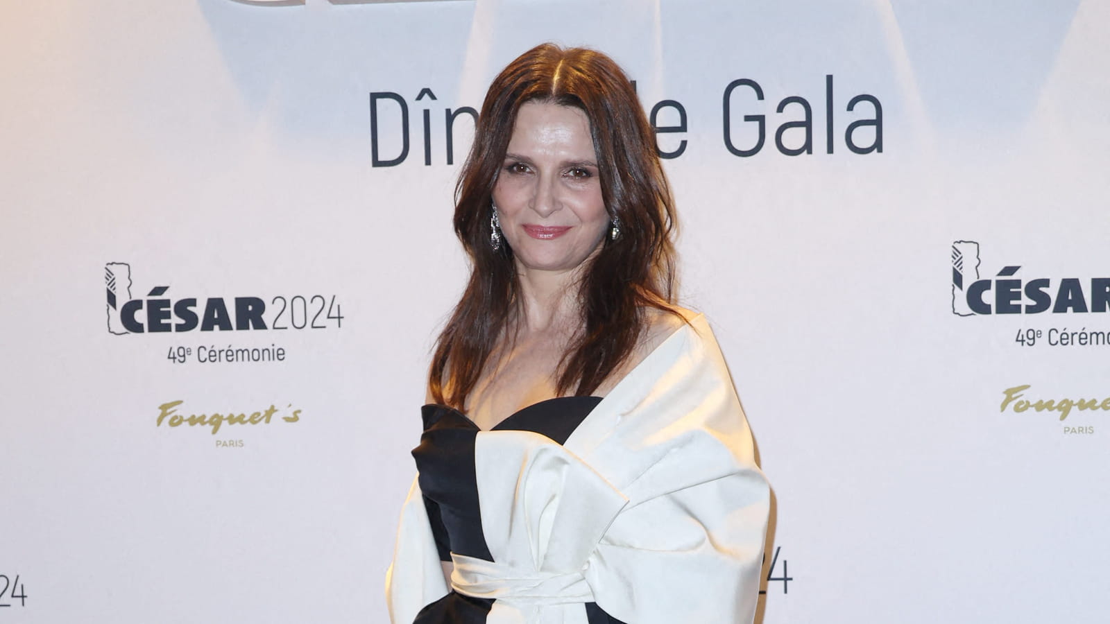 Ces looks de Juliette Binoche la consacrent icône mode