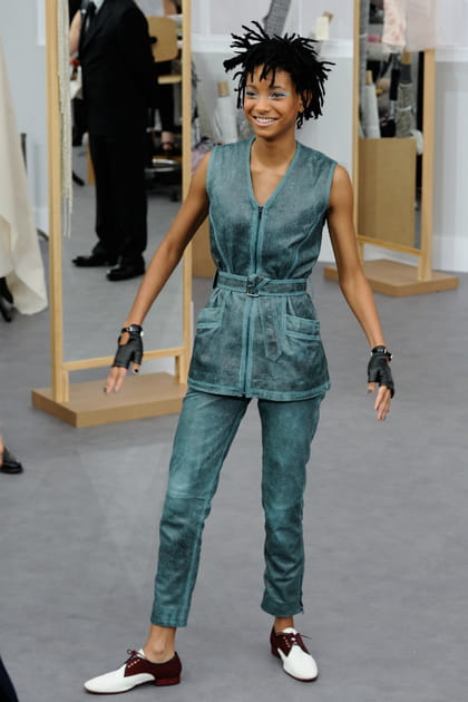 Willow Smith en ensemble en jean vert
