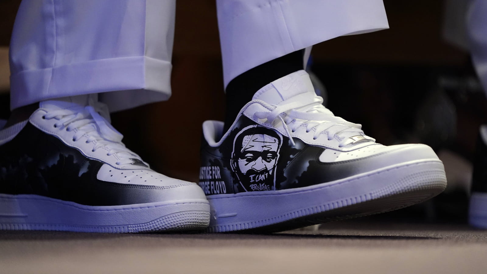 Chaussures à l'effigie de George Floyd