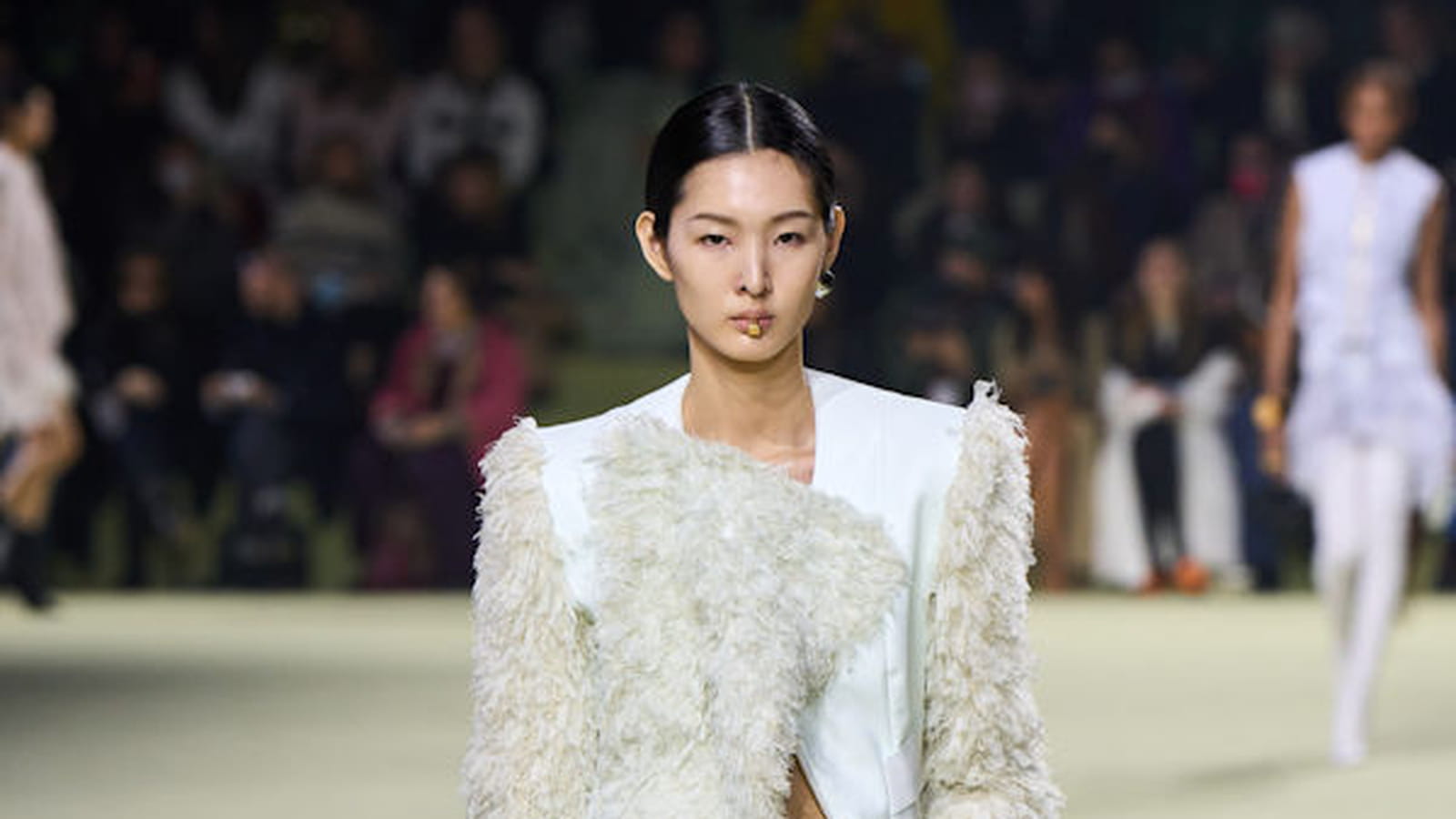 Look 27