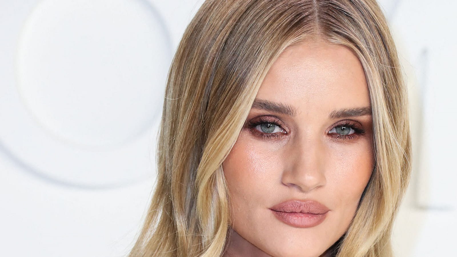 Rosie Huntington-Whiteley en blonde