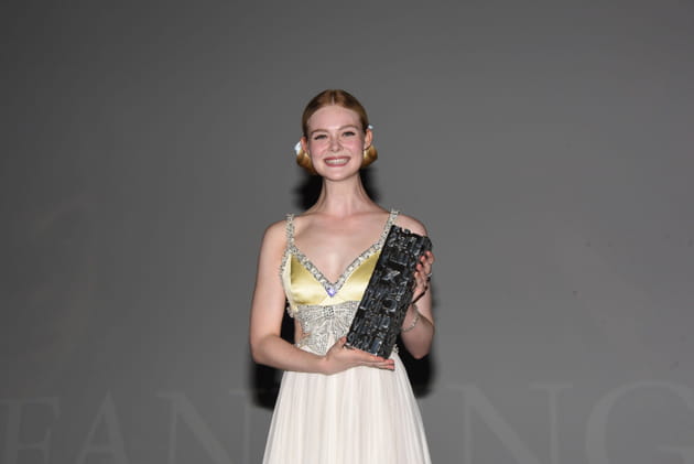 Elle Fanning, heureuse et fi&egrave;re