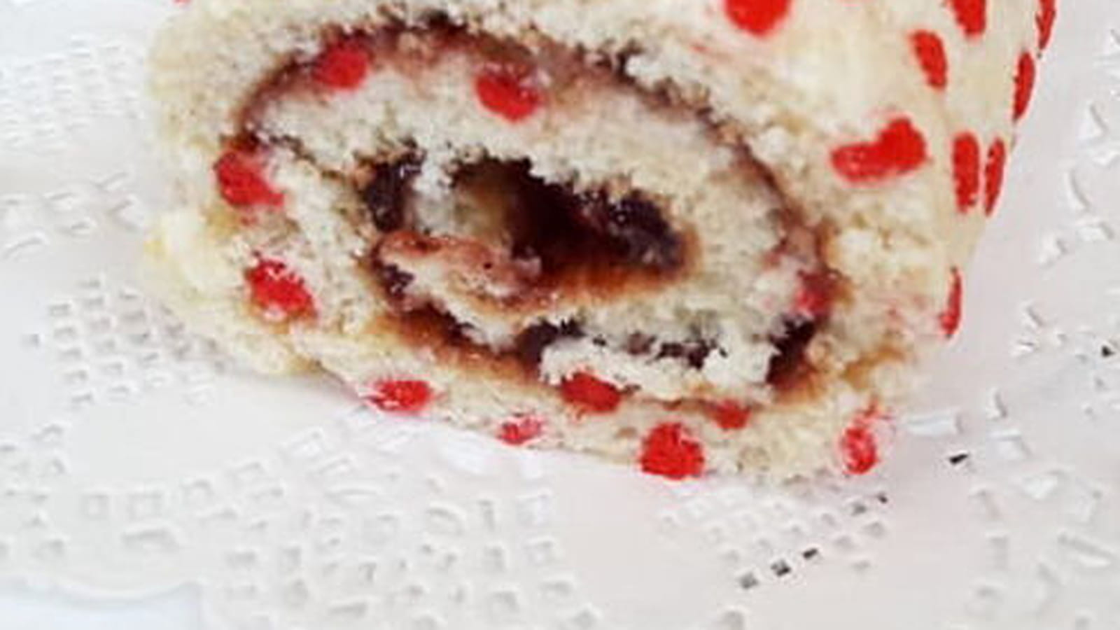 Gâteau roulé aux pommes et groseilles
