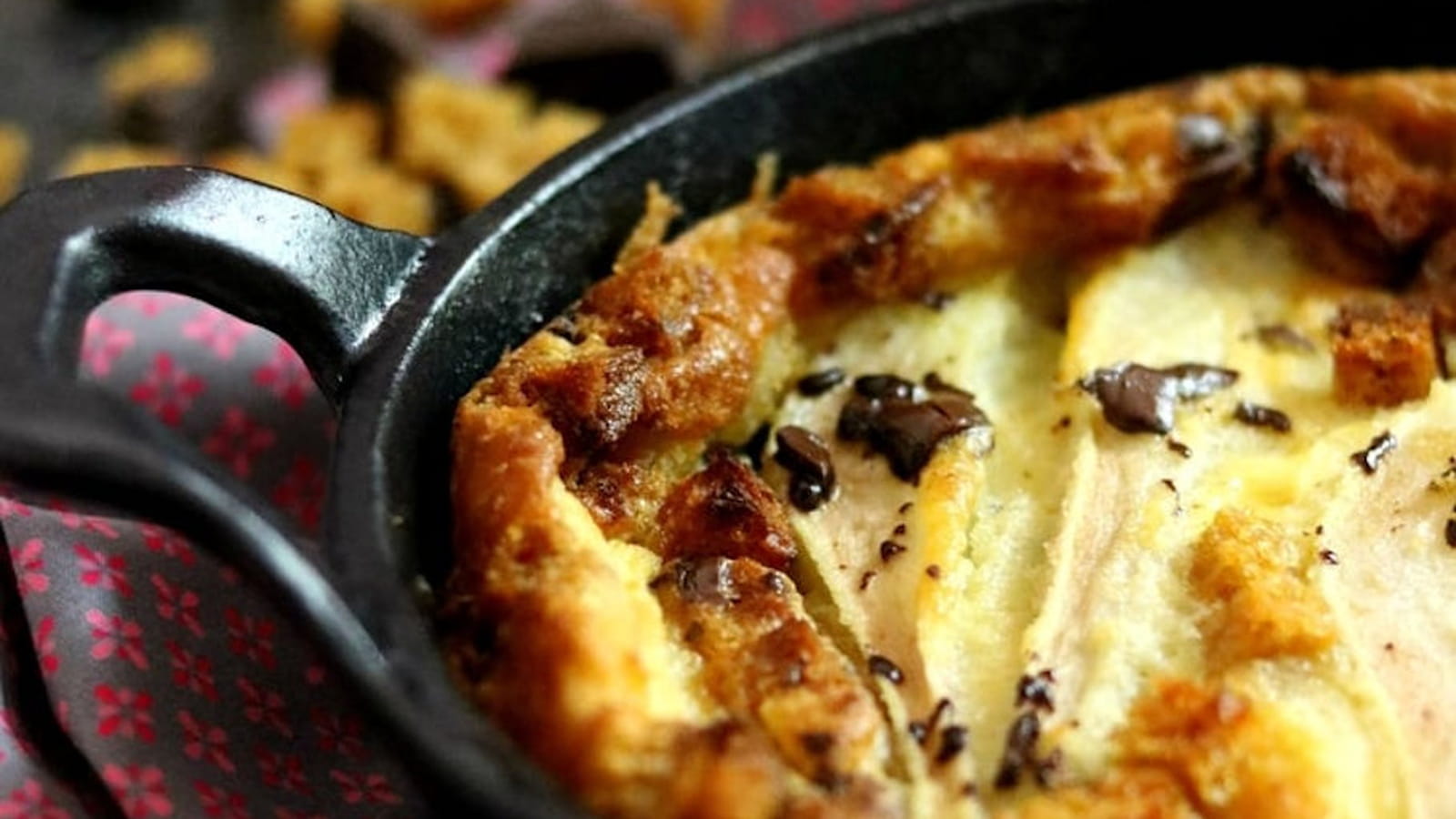 Clafoutis poire, chocolat et pain d'épices