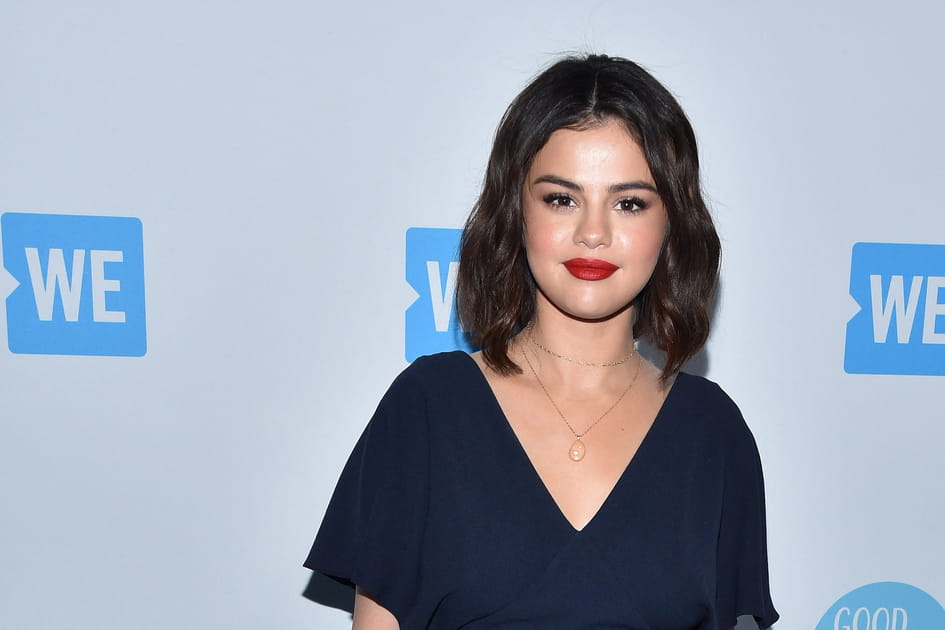 Le carr&eacute; wavy de Selena Gomez