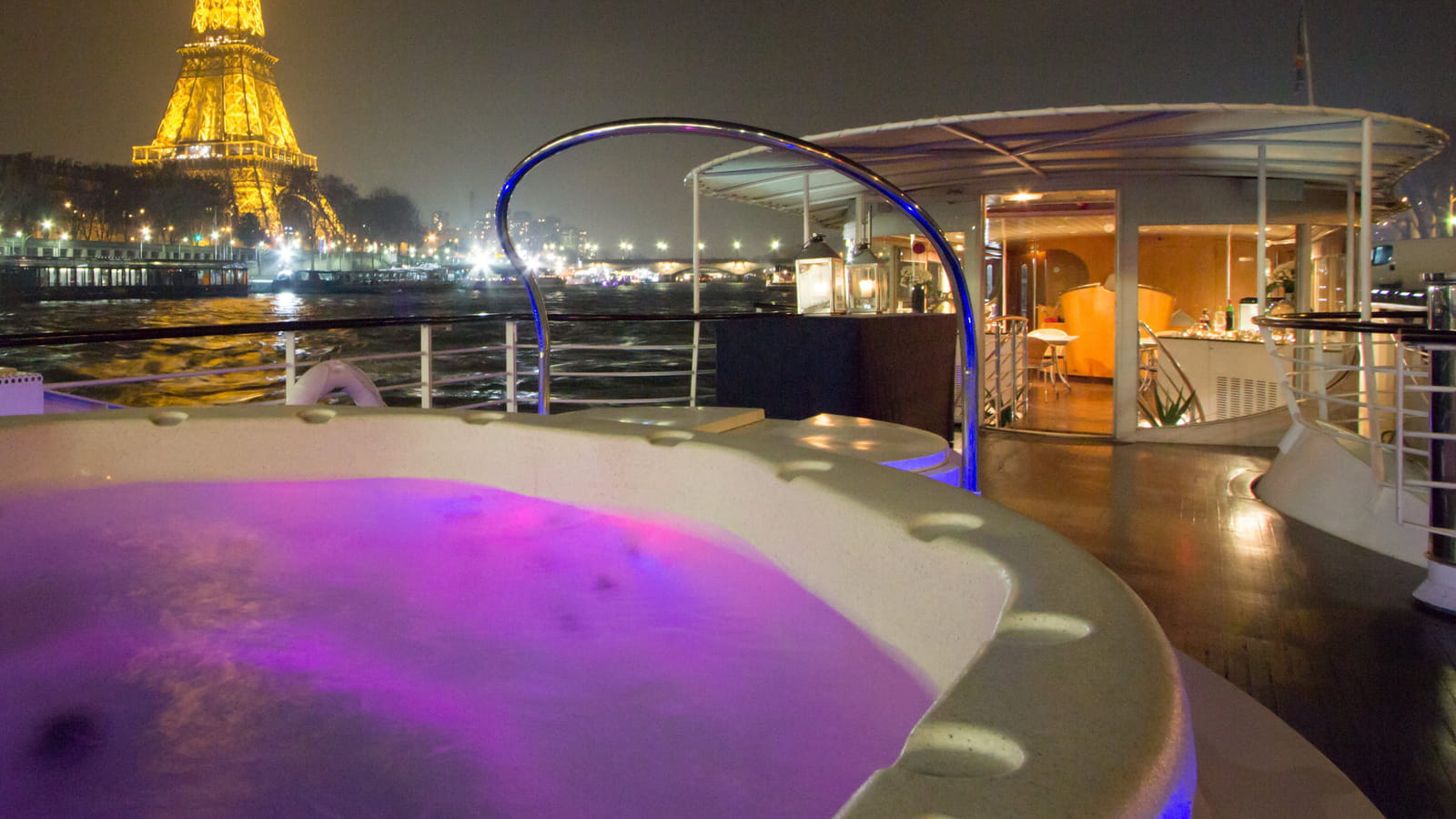 Yacht Joséphine à Paris