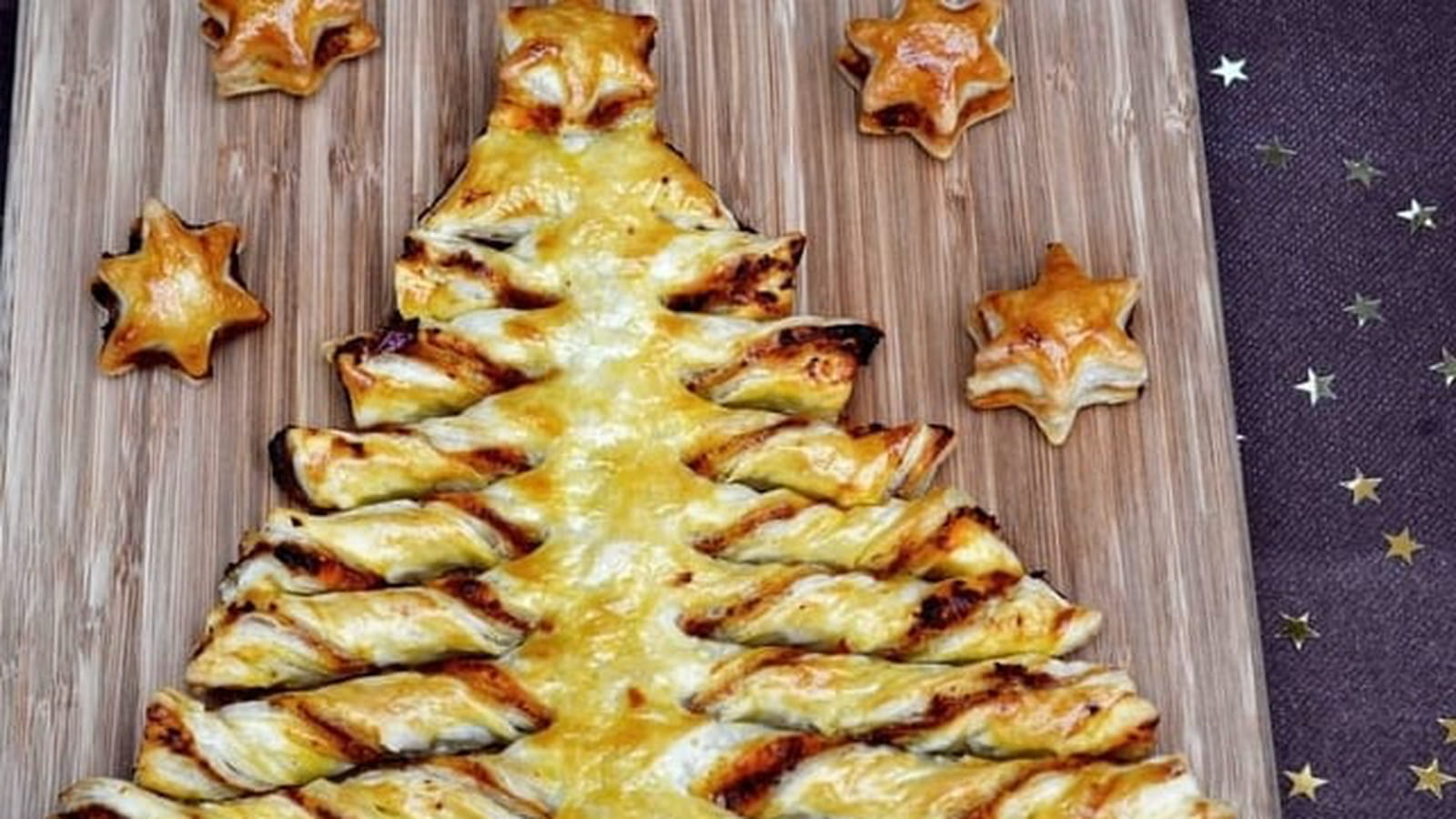 Sapin feuilleté et ses étoiles à la tapenade muhammara