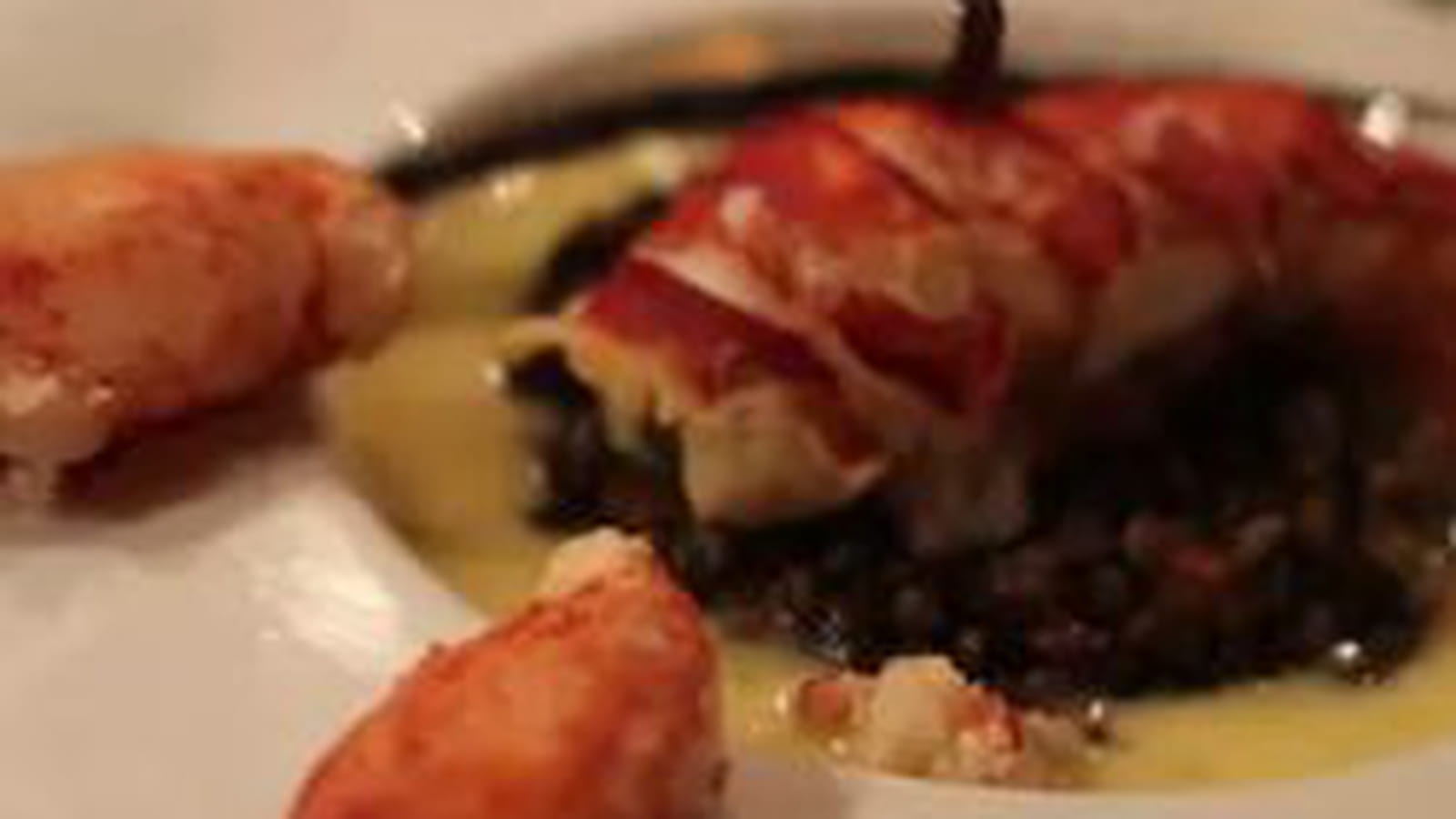 Cassolette de homard décortiqué, lentilles vertes du Puy, beurre monté à la vanille de Madagascar