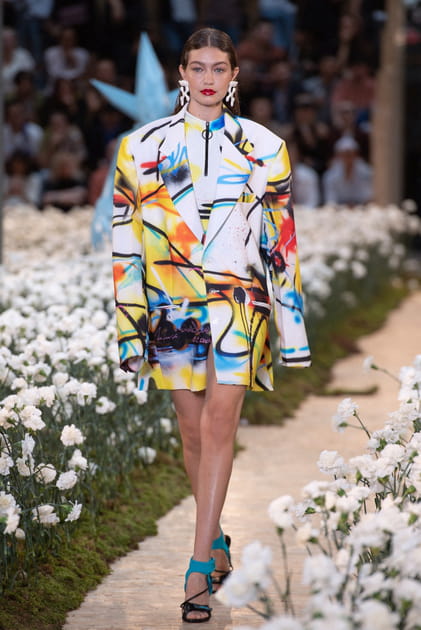 Gigi Hadid lord du d&eacute;fil&eacute; Off-White Homme printemps-&eacute;t&eacute; 2020