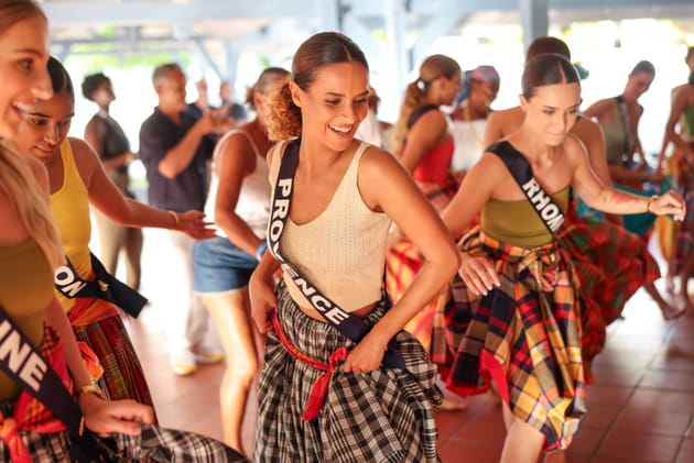 Miss Provence fait la découverte du bèlè en Martinique