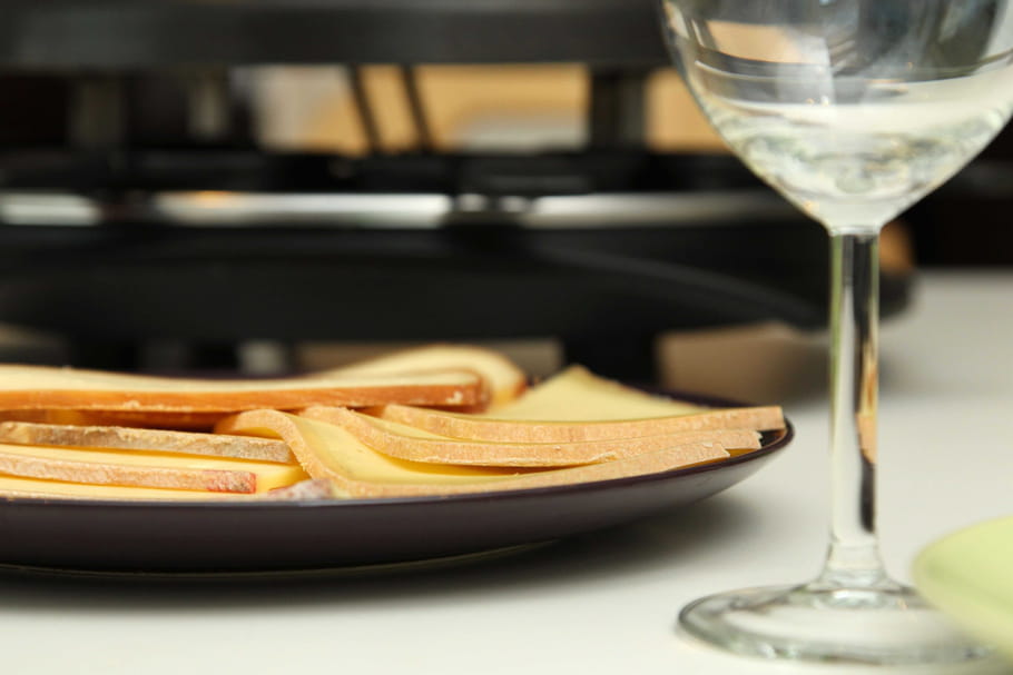Courses en slip, 150km et Pénurie de raclette... Rire du Confinement