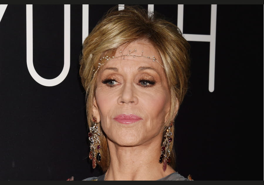 Les cheveux accessoiris&eacute;s de Jane Fonda