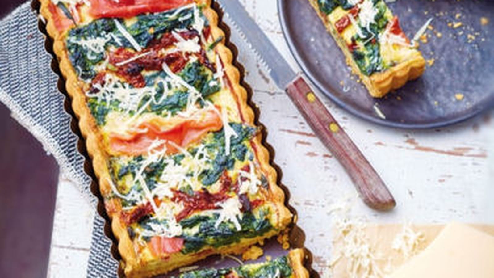 Tarte au gruyère AOP Suisse, au speck, tomates séchées et épinards