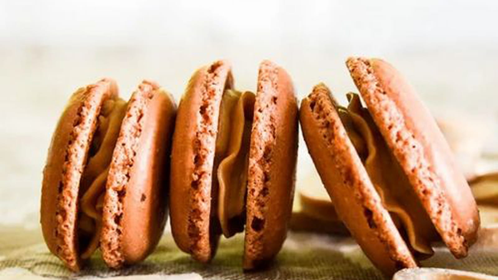 Macarons chocolat Dulcey de Valrhona