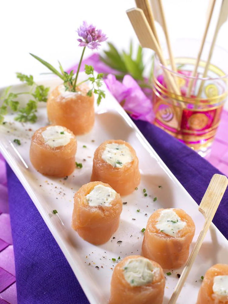 Recette de Roulés de saumon au Kiri ® la recette facile