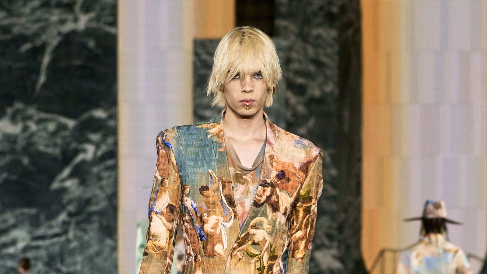 Look 17