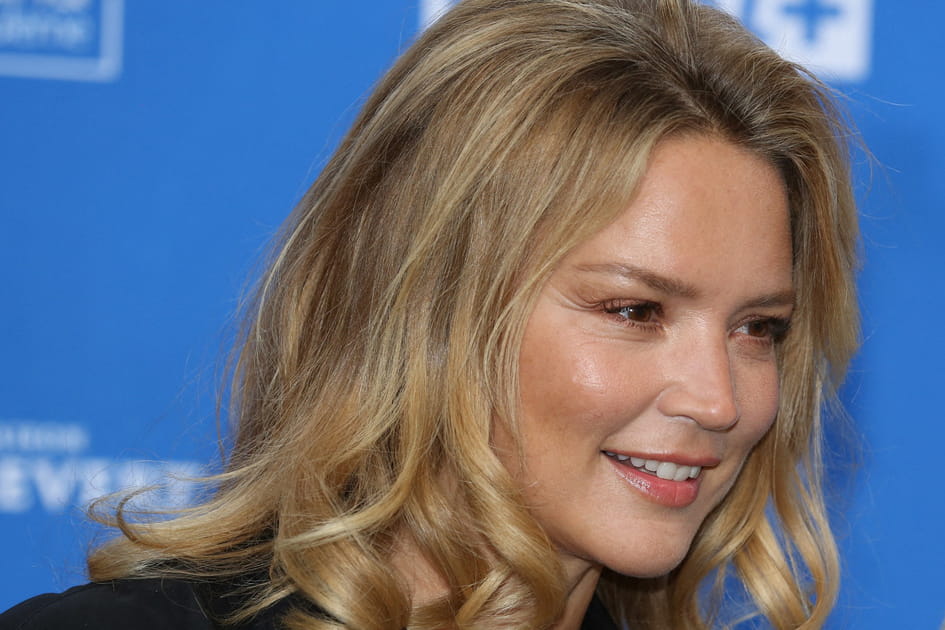 Virginie Efira et ses paupi&egrave;res cuivr&eacute;es